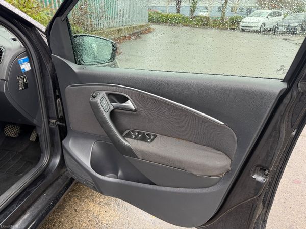 Volkswagen Polo Automatic 2016 1.2 Petrol 378105802