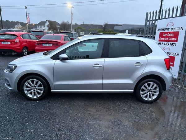 2017 Volkswagen Polo 378129743