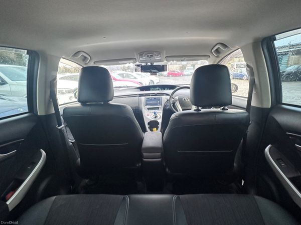 141 Toyota Prius Half Leather 378133344