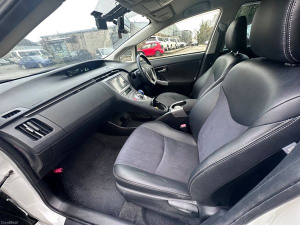 141 Toyota Prius Half Leather 378133350