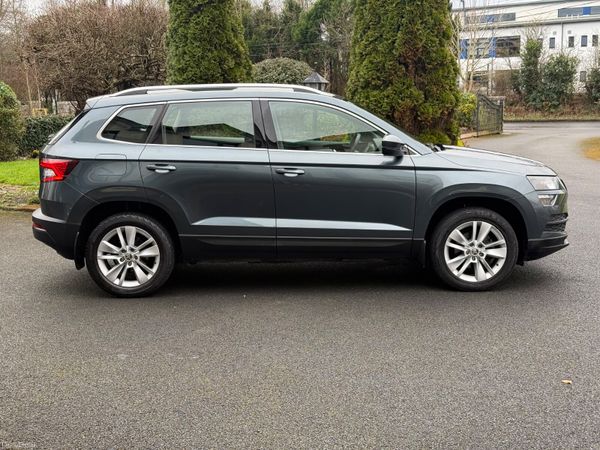 Immaculate Low km Auto 201 Skoda Karoq! 378258900