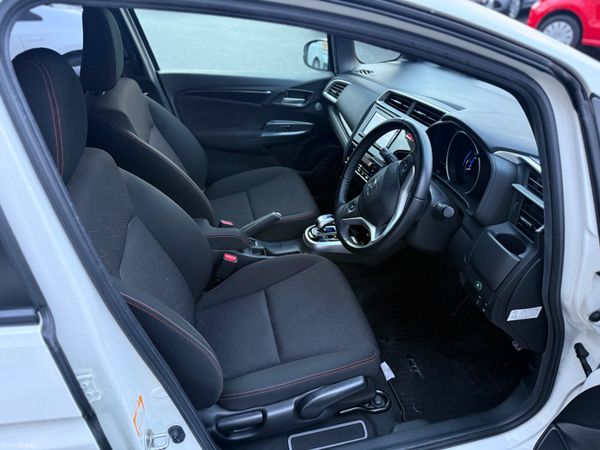 2015 Honda Fit 1.5 Hybrid Auto, Immaculate 378263408