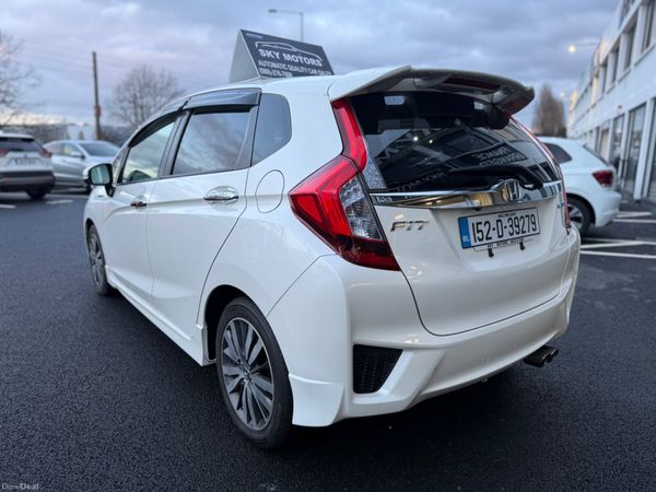 2015 Honda Fit 1.5 Hybrid Auto, Immaculate 378263412
