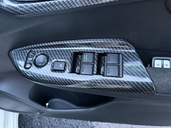 2015 Honda Fit 1.5 Hybrid Auto, Immaculate 378263414