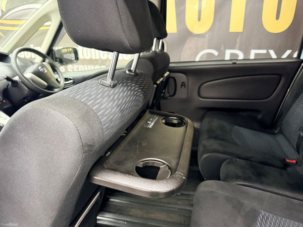 Nissan Serena 2013 378211400