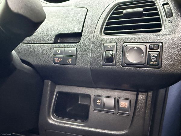 Nissan Serena 2013 378211414