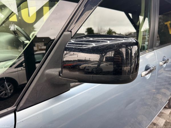 Nissan Serena 2013 378211417