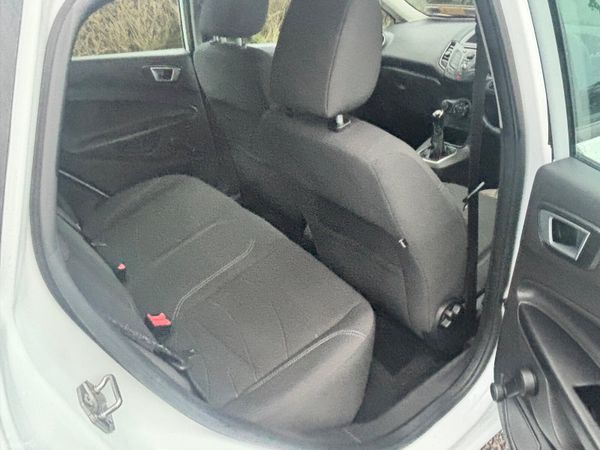 Ford Fiesta 2014 LOW KMS 378233341