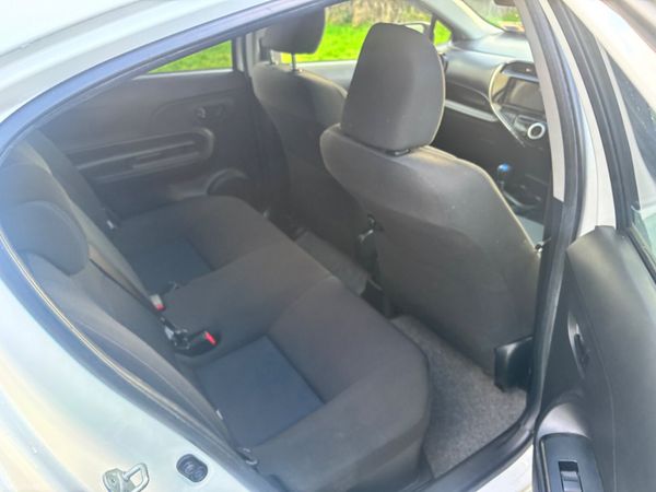 Toyota Aqua 2017 Automatic HYBRID 378236246