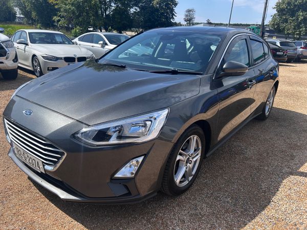 Ford Focus 2018 378359148