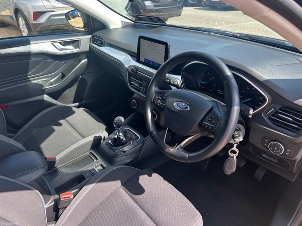 Ford Focus 2018 378359150