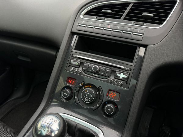 2016 Peugeot 5008 1.6  Blue Hdi 120 Allure 378364656