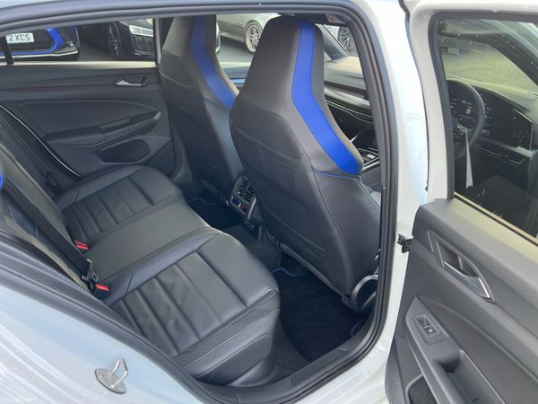 2023 (232) Volkswagen Golf R 20 Years 2.0 TSI 4Mot 378366060