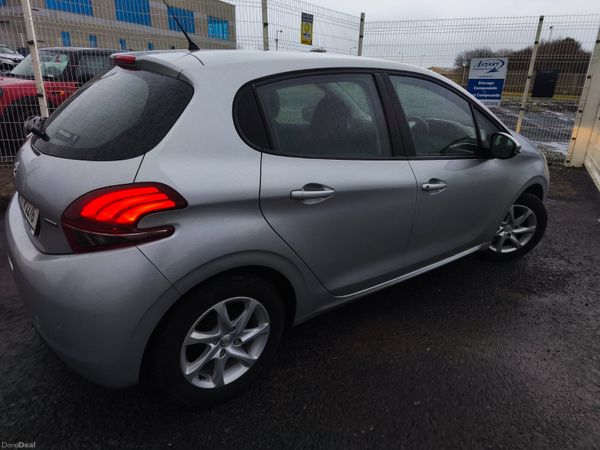 Peugeot 208 1.2 PureTech 82bhp Active 3 dr 378382003