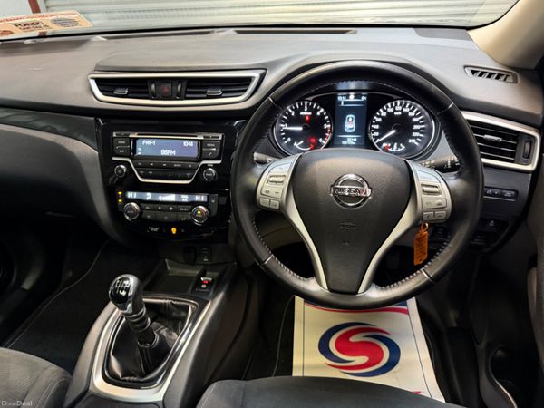 Nissan X-Trail 2017         LOW KLMS ! 378386022