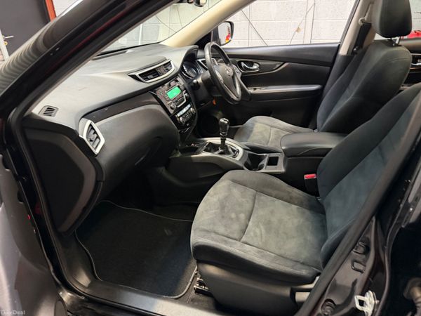 Nissan X-Trail 2017         LOW KLMS ! 378386390