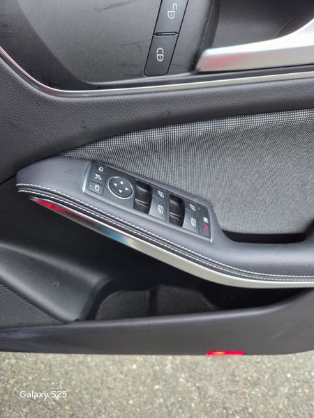 2017 MERCEDES A180 AUTO 378392794