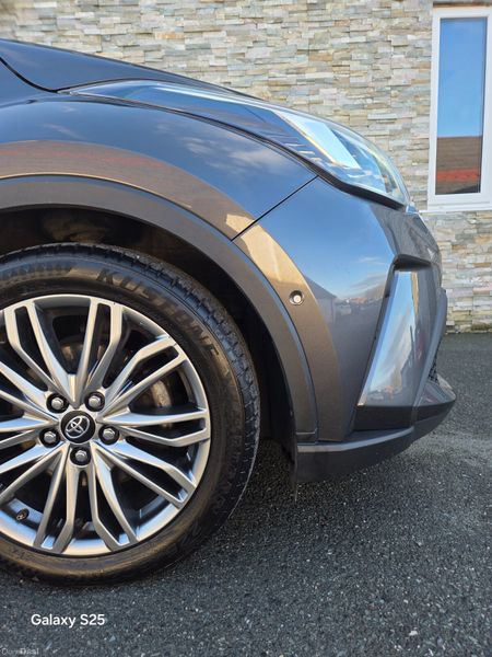 Toyota C-HR 2023 378396476