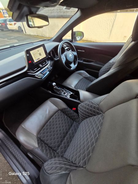 Toyota C-HR 2023 378396540