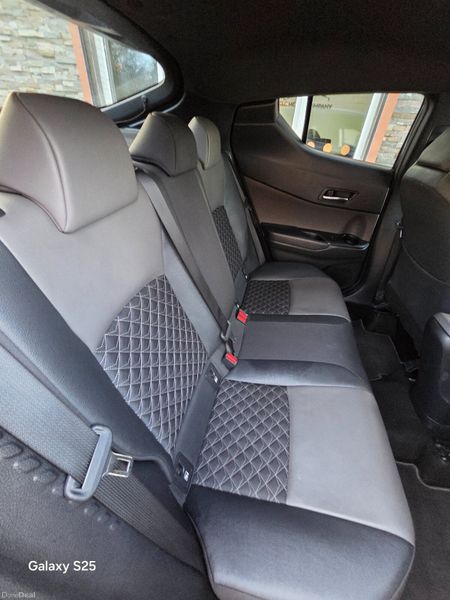 Toyota C-HR 2023 378396542