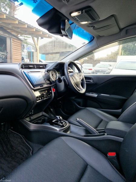 Honda Grace 2019 |High spec hybrid *low mileage* 378397343