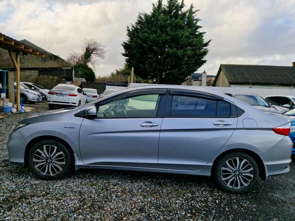 Honda Grace 2019 |High spec hybrid *low mileage* 378397313