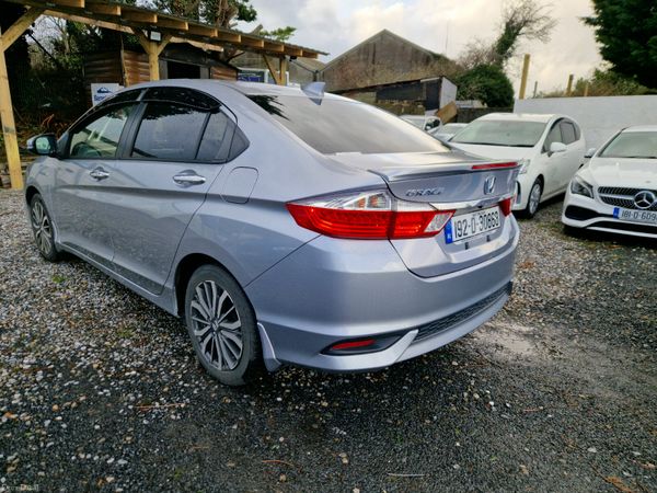 Honda Grace 2019 |High spec hybrid *low mileage* 378397316