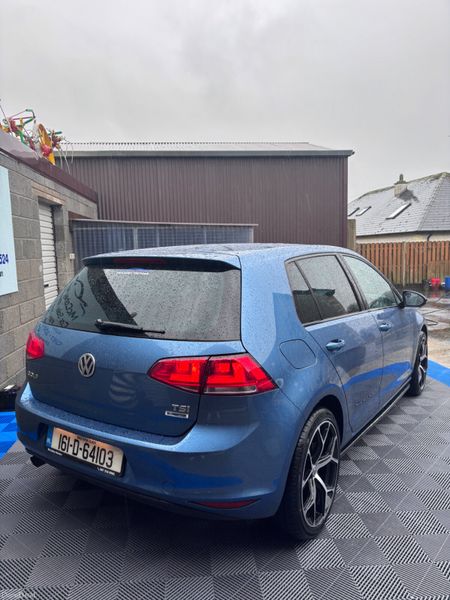 Volkswagen Golf 2016 378305227
