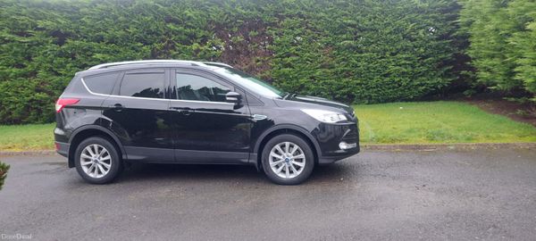 Ford Kuga 2016 378306970