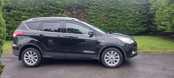 Ford Kuga 2016 378306974