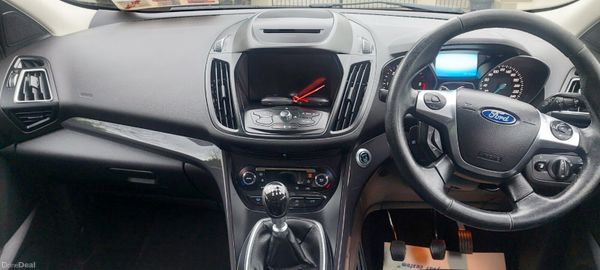 Ford Kuga 2016 378307152