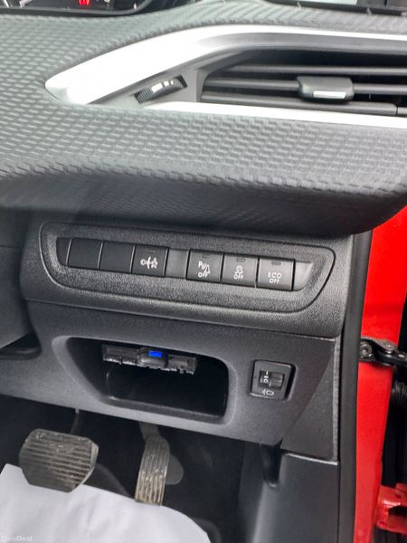 Peugeot 208 AUTOMATIC 378307341