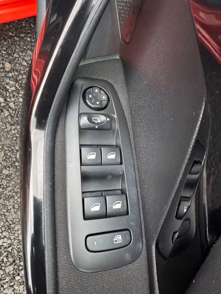 Peugeot 208 AUTOMATIC 378307348