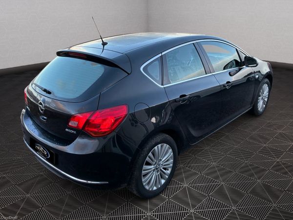 2015 Opel Astra *Low mileage* 378326496