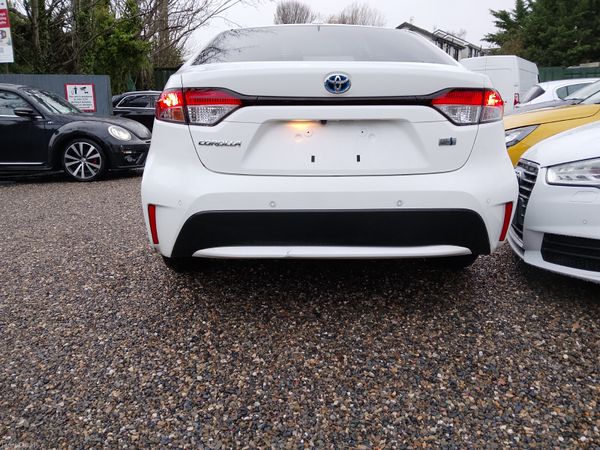 Toyota Corolla Hybrid Saloon 378463106
