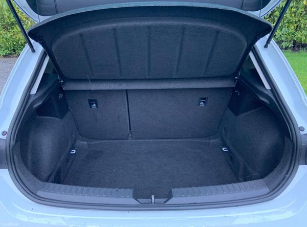 SEAT Leon 2021 378476351