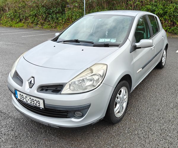 09 Renault Clio 1.1 petrol NCT & TAX 378482649