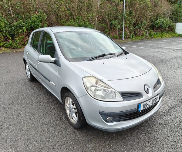 09 Renault Clio 1.1 petrol NCT & TAX 378482654