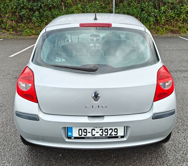 09 Renault Clio 1.1 petrol NCT & TAX 378482794