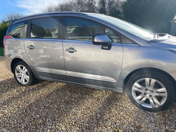 Peugeot 5008 2015 Diesel 7 seater. 378482851
