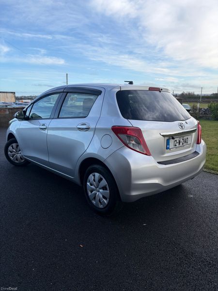 Toyota Vitz 2012 378484224