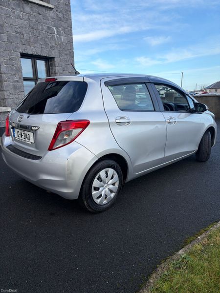 Toyota Vitz 2012 378484228