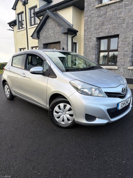 Toyota Vitz 2012 378484231