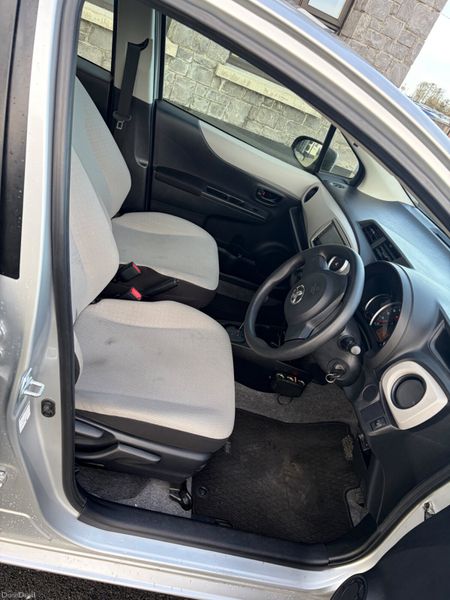 Toyota Vitz 2012 378484239