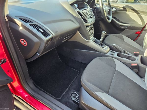 Ford Focus 2012 1.6 tdci estate low mileage 378493931