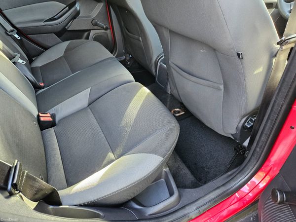 Ford Focus 2012 1.6 tdci estate low mileage 378493935