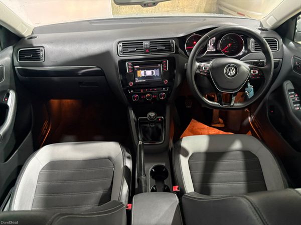 2016 Volkswagen Jetta Highline 2.0 TDi Manual 378413545