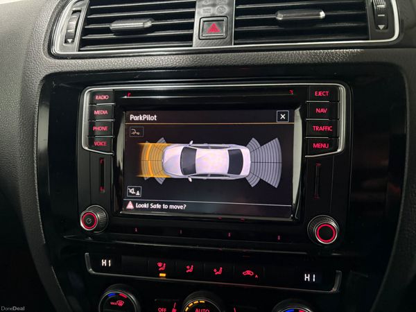 2016 Volkswagen Jetta Highline 2.0 TDi Manual 378413557