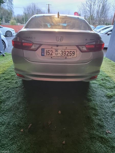 2015 Honda Grace Automatic 378416771