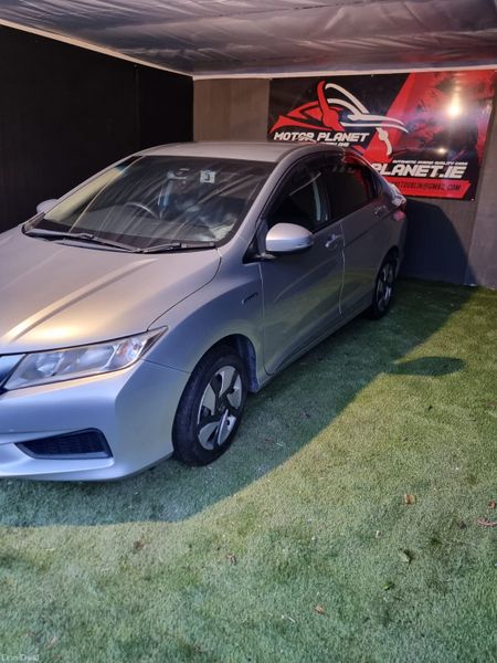 2015 Honda Grace Automatic 378416810